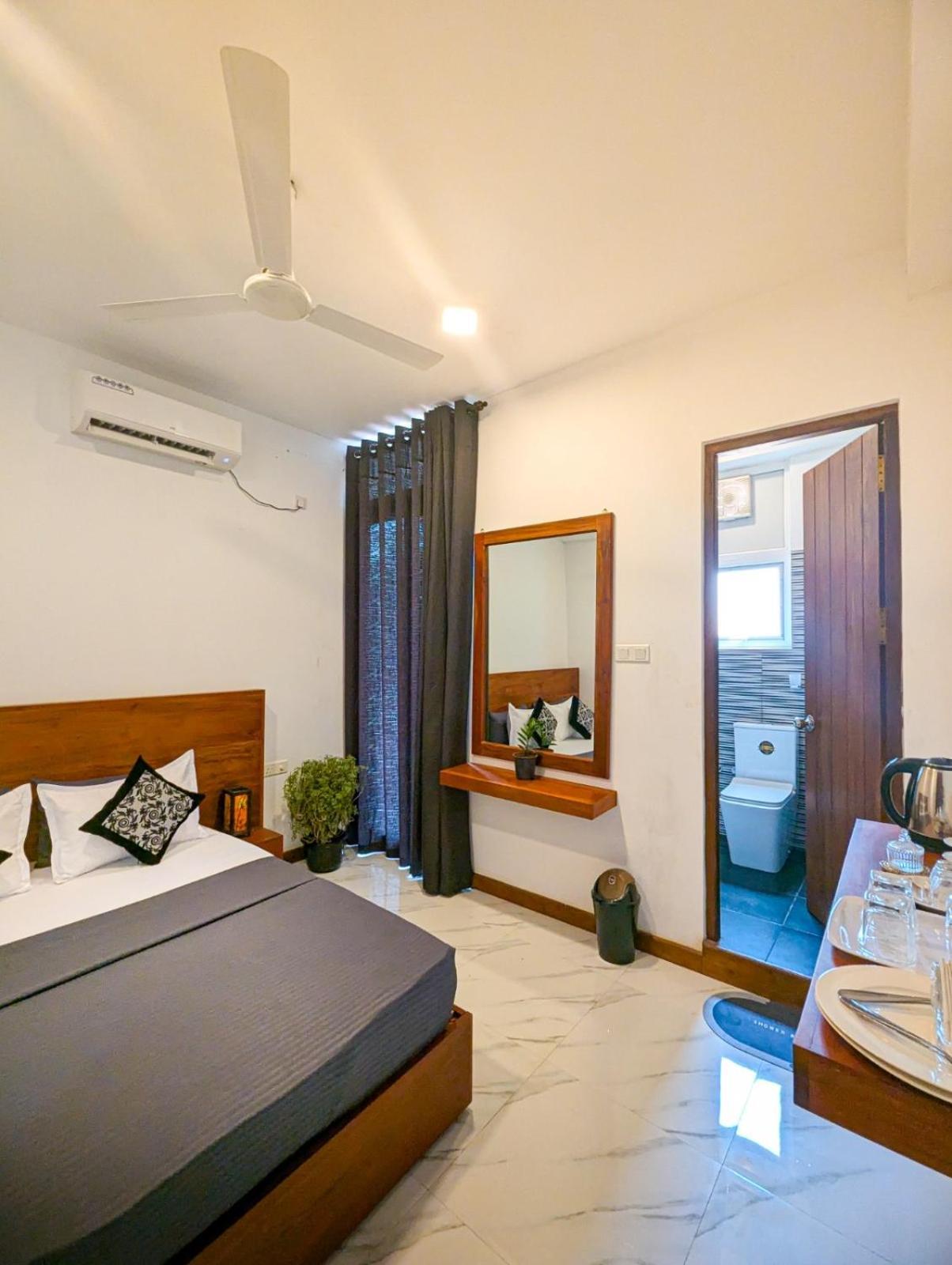 Airport Hotel By Cmb Apartments Negombo Ngoại thất bức ảnh