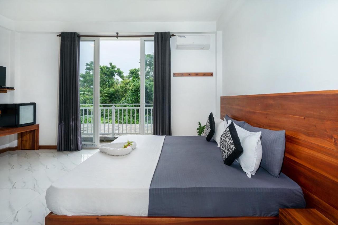 Airport Hotel By Cmb Apartments Negombo Ngoại thất bức ảnh